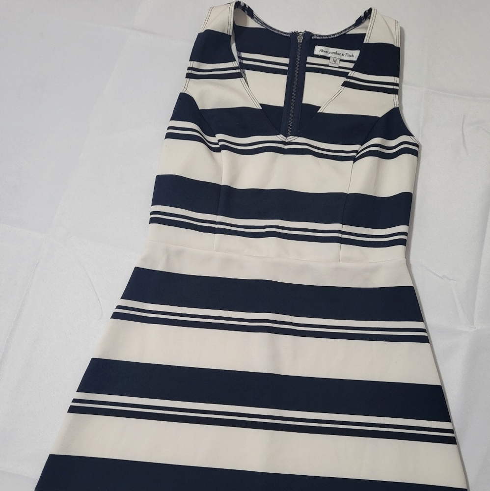 Ambercombie and Fitch dress size medium 😍